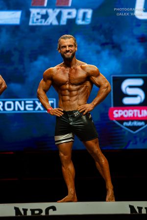 MEN'S PHYSIQUE 174